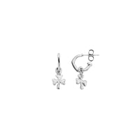 [charms:{{8995838492952}}]