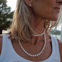 Gold Midi White Holiday Pearl Necklace