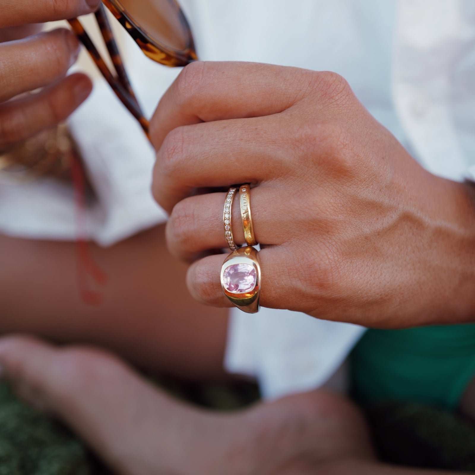 ROSEUS Gold Spinel Signet Ring