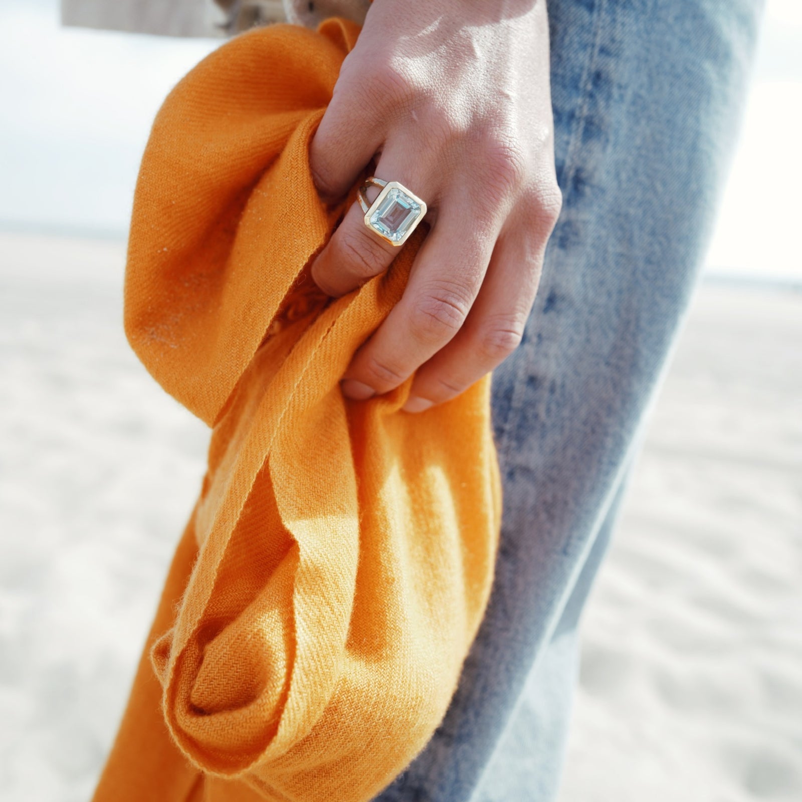 [Women] [badge Product Shown: Mini Scarf]