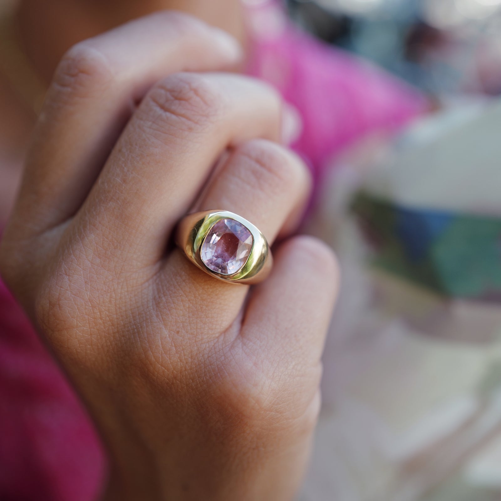 ROSEUS Gold Spinel Signet Ring