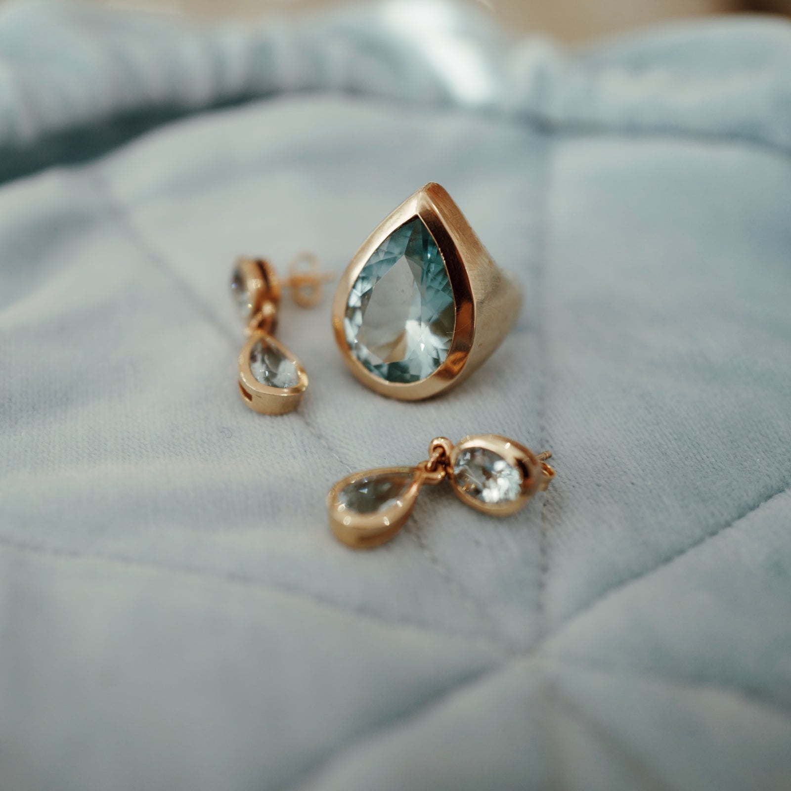 AALTO Gold Aquamarine Pear Signet Ring
