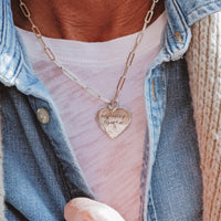 [modelwears Necklace with Handwriting]