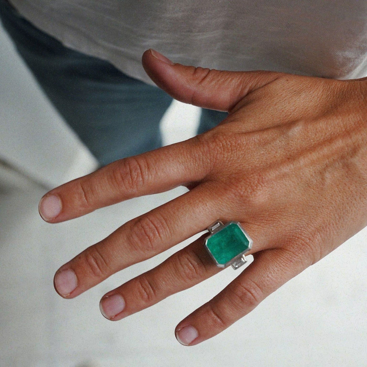 ALETHEA White Gold Emerald & Diamond Ring