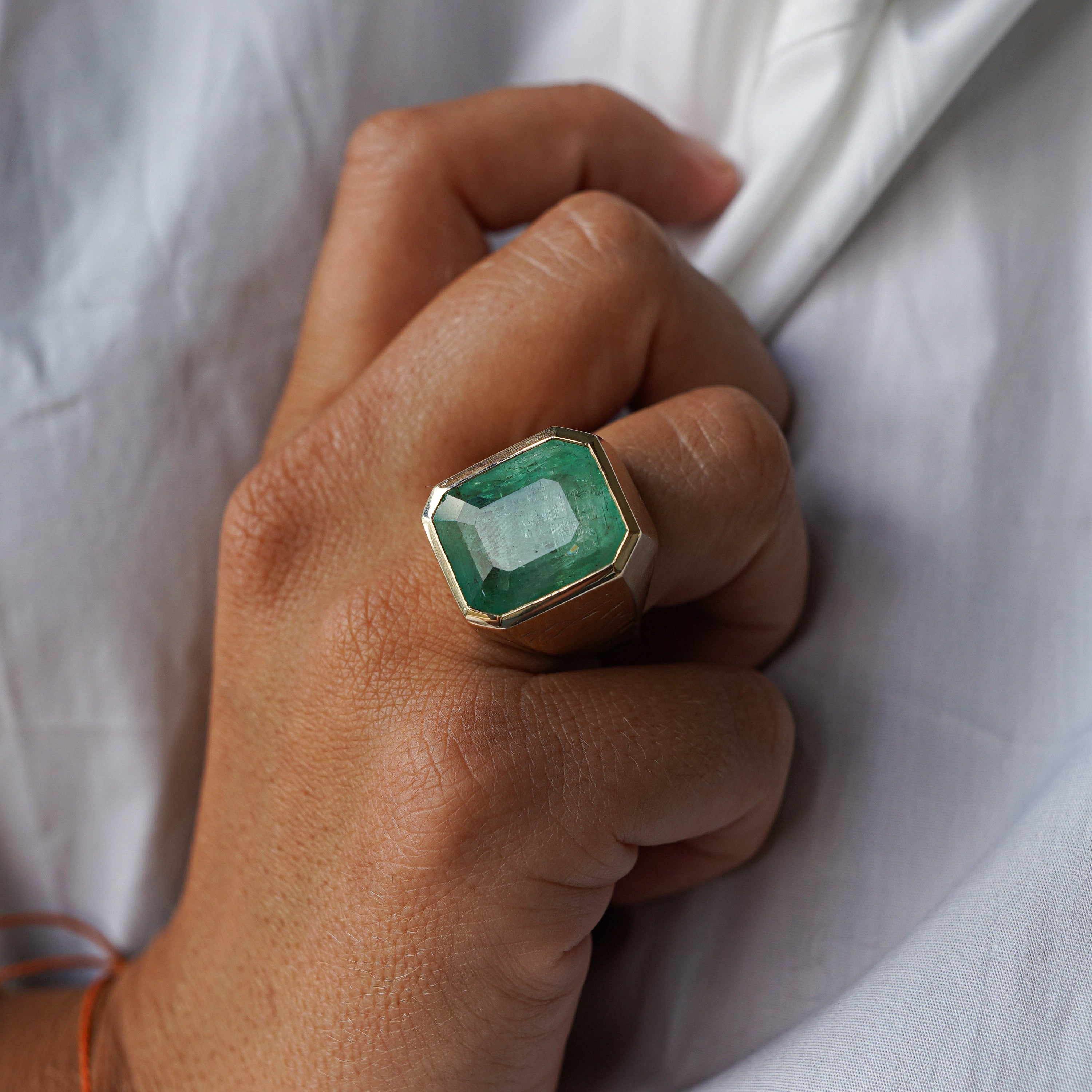 AUGUST Gold Emerald Ring