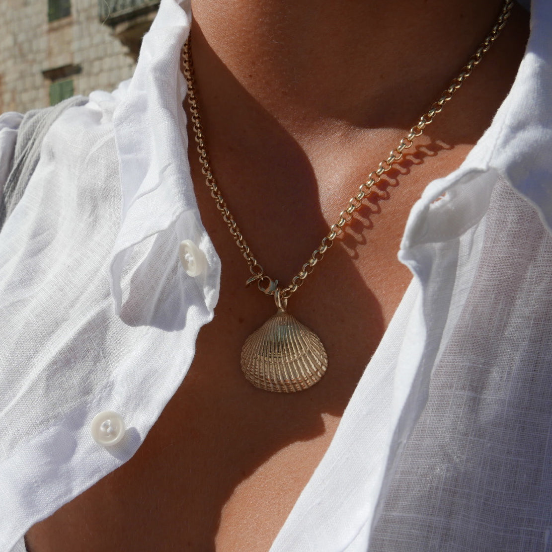 Gold Maxi Shell Necklace