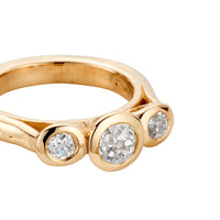 MAIELLA Gold Round Three Diamond Ring