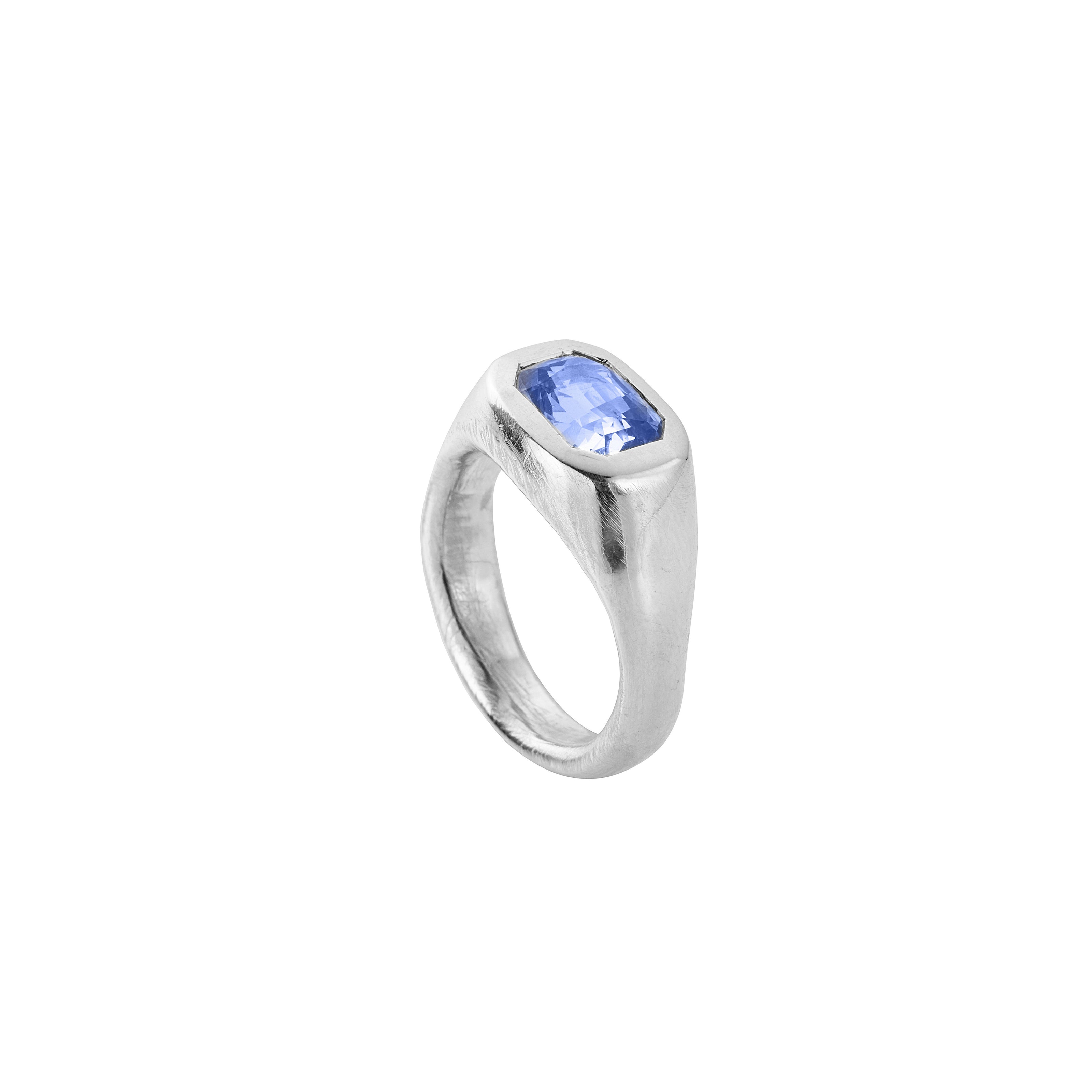 MARLAIS Silver Blue Sapphire Ring