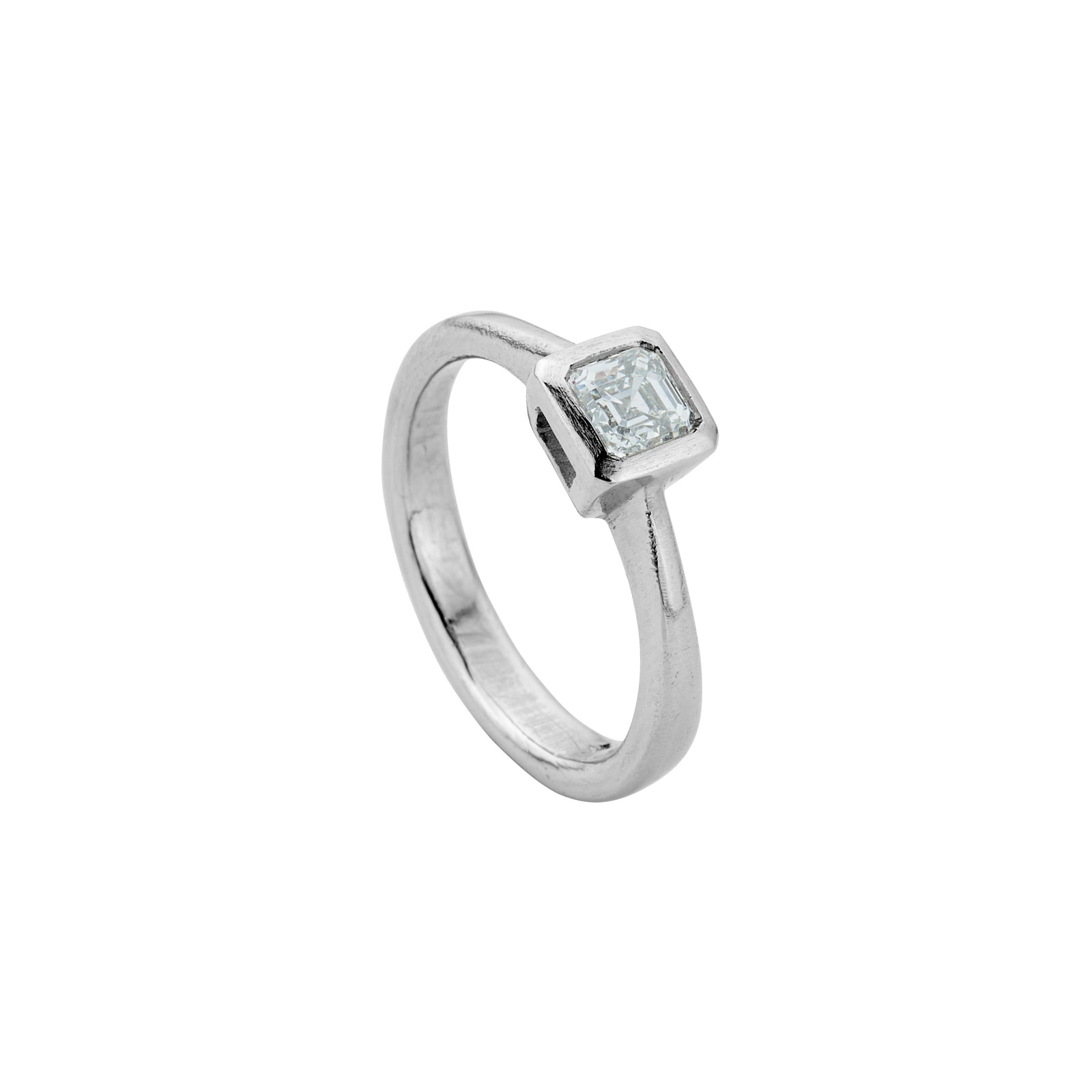 MEROPE Platinum Diamond Ring