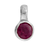 [stone-type:ruby]