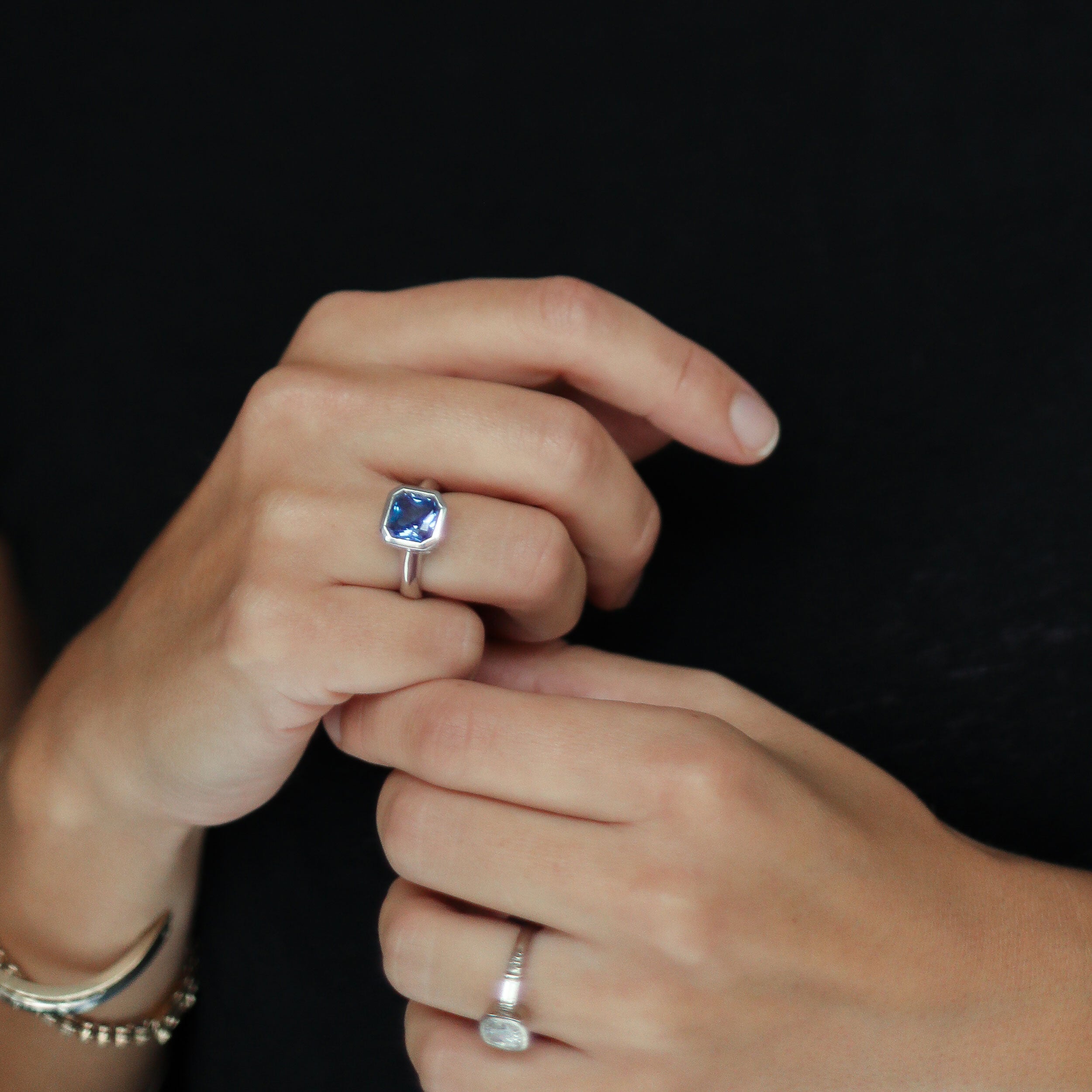 RUM White Gold Square Blue Sapphire Ring