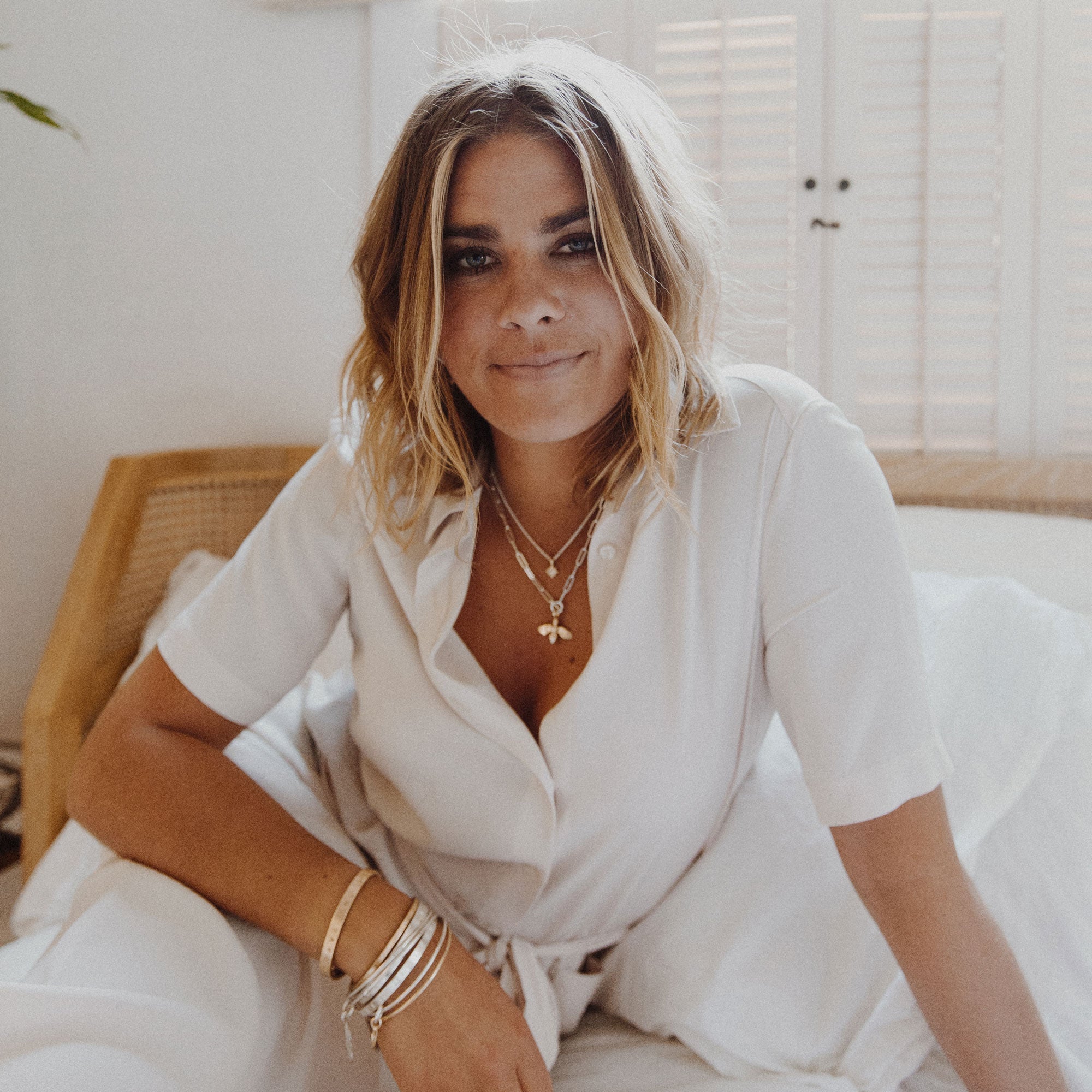 Daniella draper bee necklace Clearance