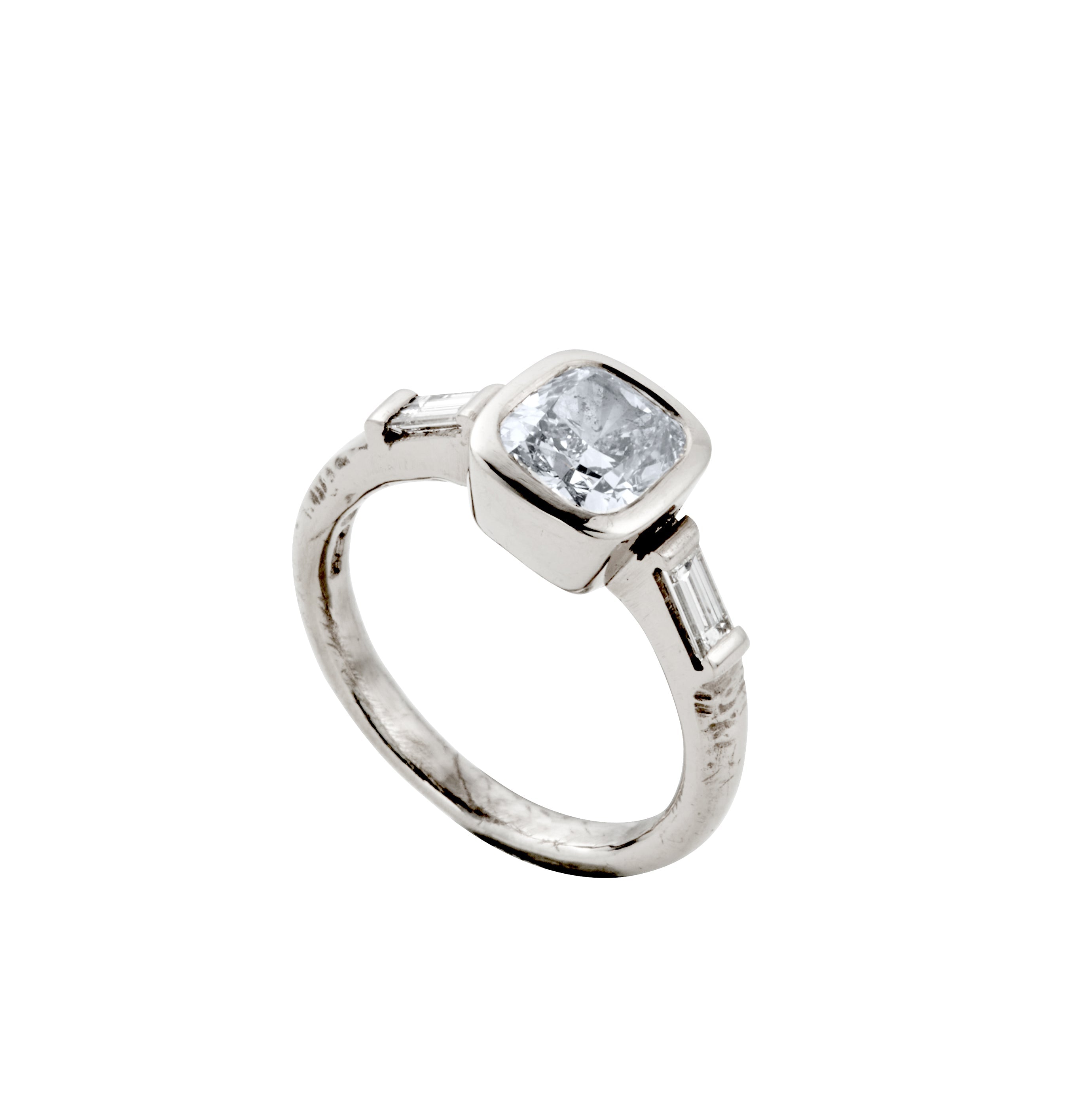VIDA White Gold Diamond Ring