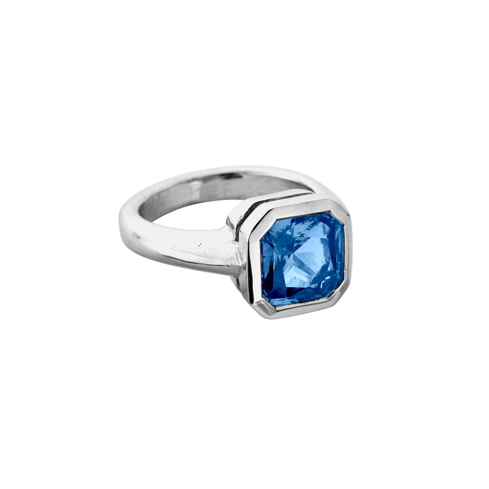 RUM White Gold Square Blue Sapphire Ring